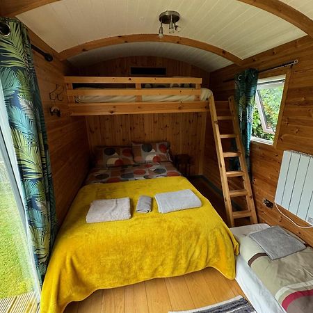 Unique Sheperds Hut Private Hot Tub, Ensuite & Kitchenette Clodock Bagian luar foto